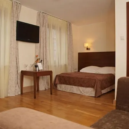 ゲストハウス M.f. 3*