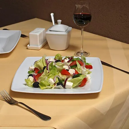 ゲストハウス M.f. 3*