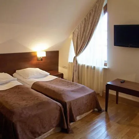 M.f. ゲストハウス 3*