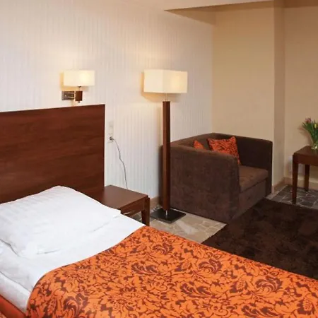 M.f. 3* エルブロンク